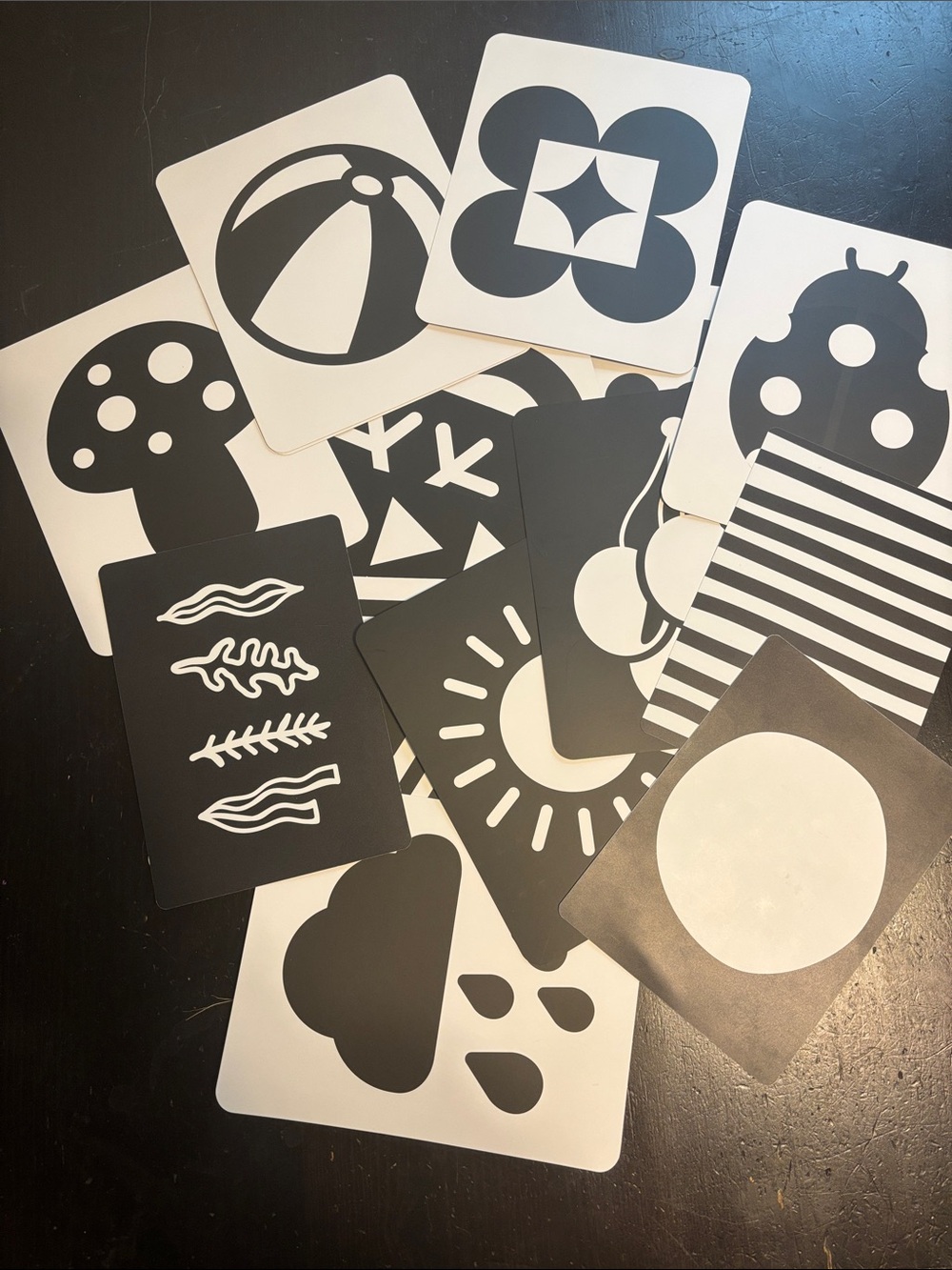 Large Black & White Contrast Flash Cards for Babies - Infant Visual Stimulation